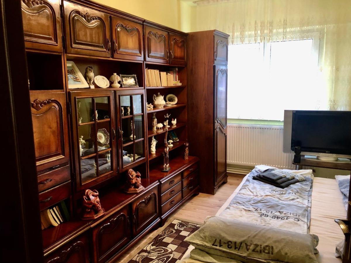 La Symo Apartament Straja Lupeni Lupeni  外观 照片